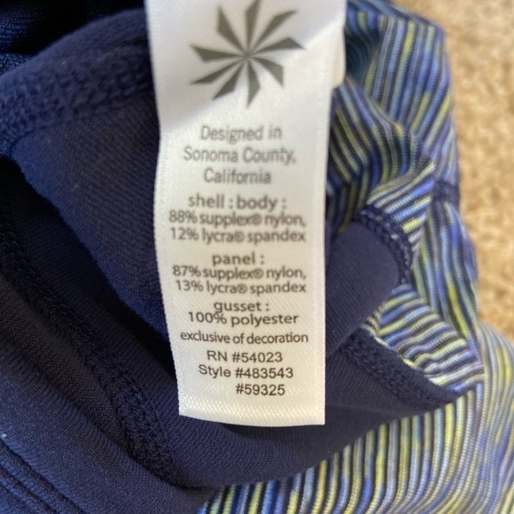 Athleta Capri Yoga Leggings, Small - Picture 9 of 9